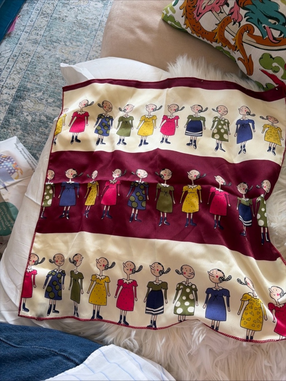 Women's Patterned olive oyl-Print Satin Scarf in Burgundy and Cream